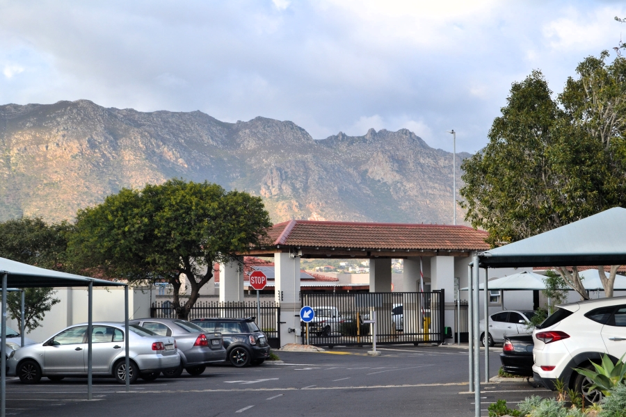 To Let 2 Bedroom Property for Rent in Whispering Pines Western Cape